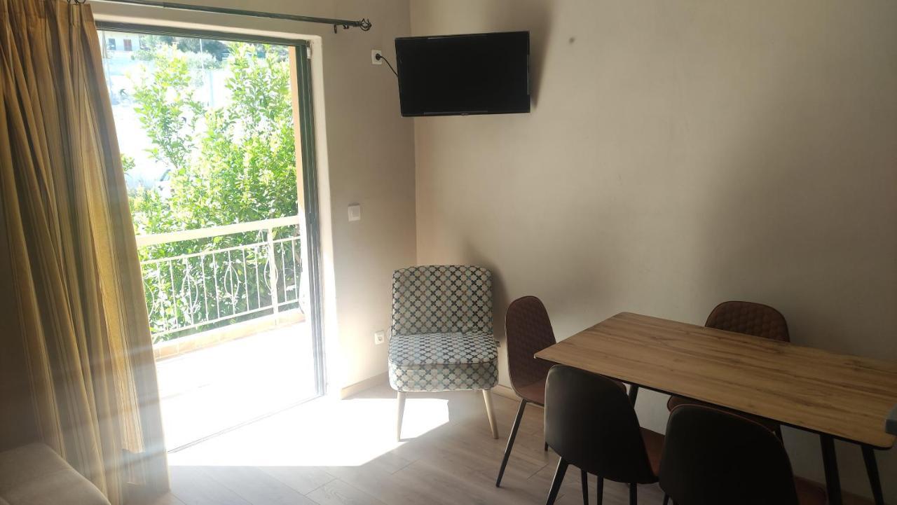 Vasileiou Apartments Kamena Vourla Esterno foto