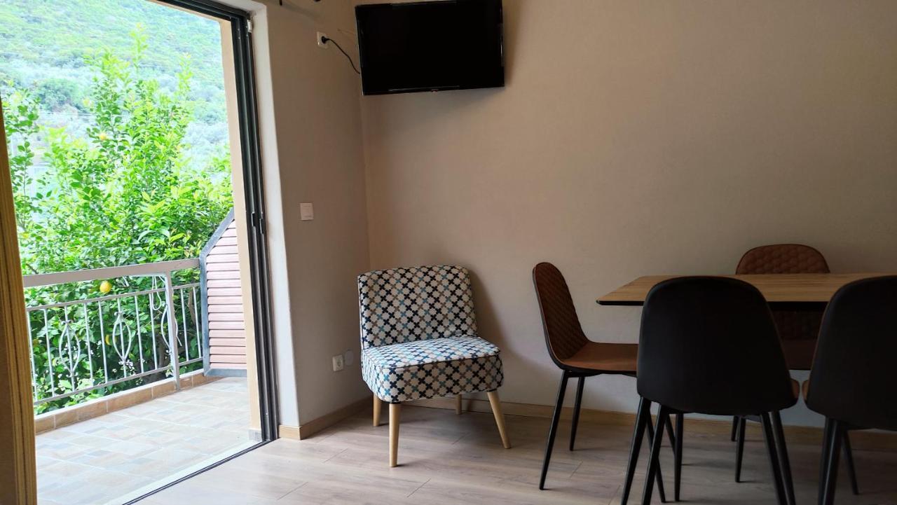 Vasileiou Apartments Kamena Vourla Esterno foto